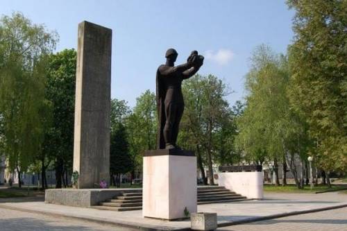 Памятник воину-освободителю в г.Стрый
